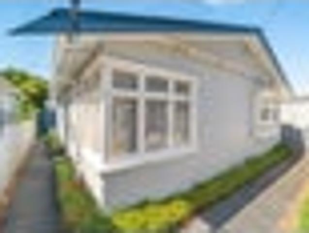 Petone, 3 bedrooms, $900 pw