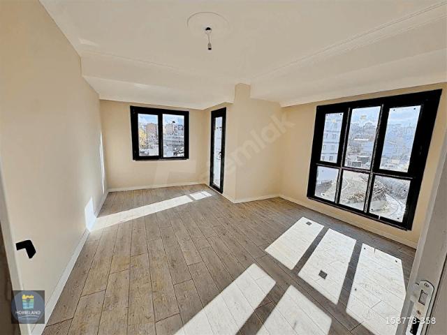 PETROL YOLU CADDESİNE KOMŞU ARAKAT BALKONLU 2+1 SATILIK DAİRE