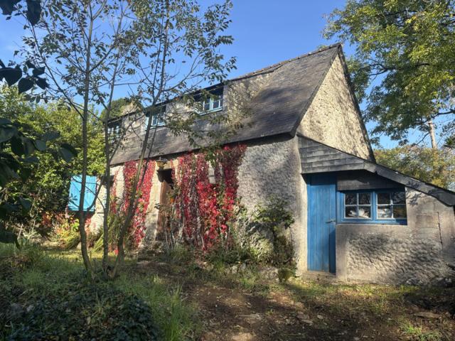 PEUMERIT Maison en pierre