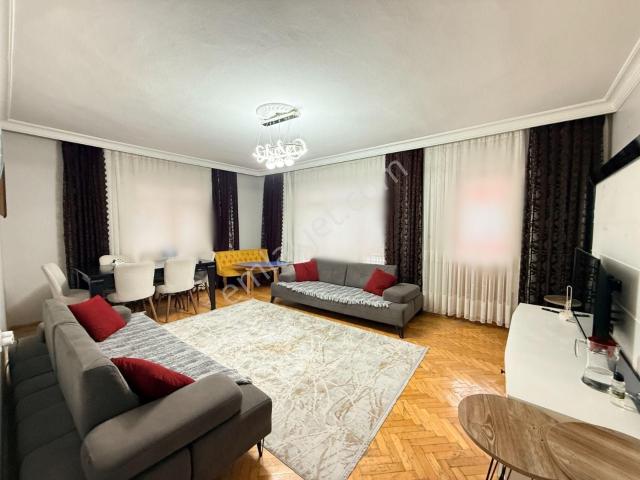 Peyami Safa'da Caddeye Yakın | Masrafsız | Üç Cepheli 3+1 Daire