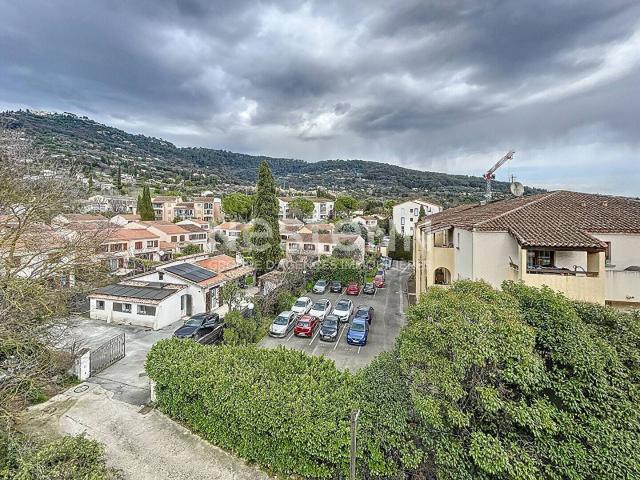 Peymeinade centre: Appartement 3 pièces, 62.68 m2, 2 loggias, g