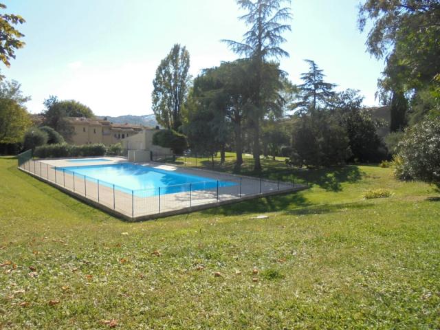 Peymeinade, En Rez de jardin Studio, Terrasse 30 m², Cave