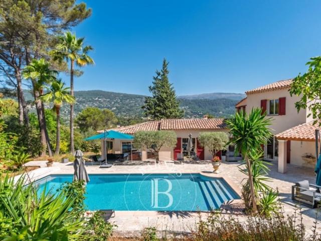 Peymeinade Villa rénovée au calme absolu avec piscine