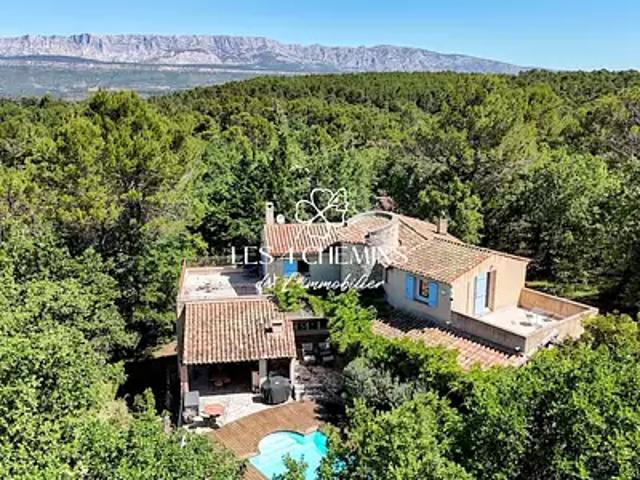 Peynier 13790 Achat / Vente maison 7 pièces t7 au dernier étage cave