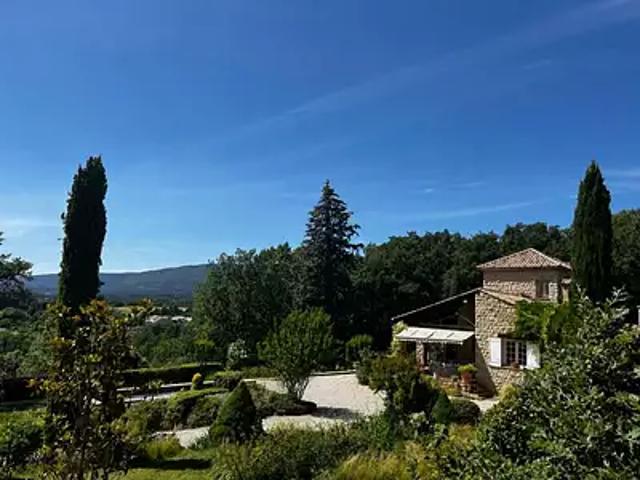 Peypin d'Aigues 84240 Achat / Vente maison 7 pièces t7 piscine jardin
