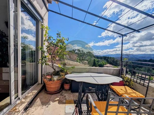 PEYPIN MAISON DE VILLAGE T5 AVEC TERRASSE
