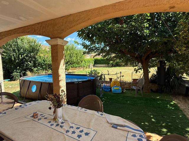 PEYROLLES CENTRE Villa 118 m2 sur 1050 m2 au calme