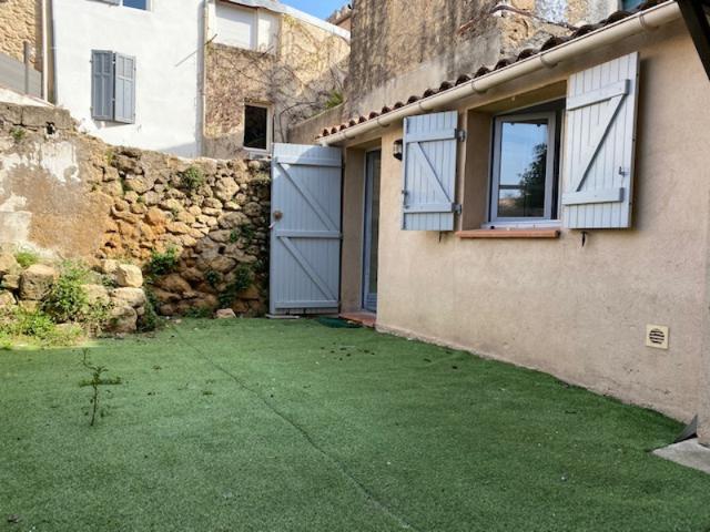 Peyrolles en Provence: Location appartement T2 / T3 avec co