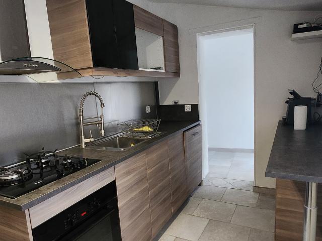 PEYRUIS REZ DE JARDIN