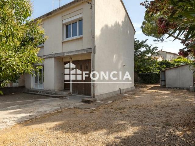 Pézenas centre Maison de ville T4 avec jardin de 320 m² et garage