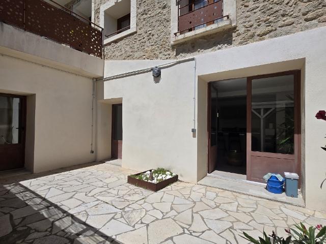 PEZENAS CENTRE QUARTIER CALME