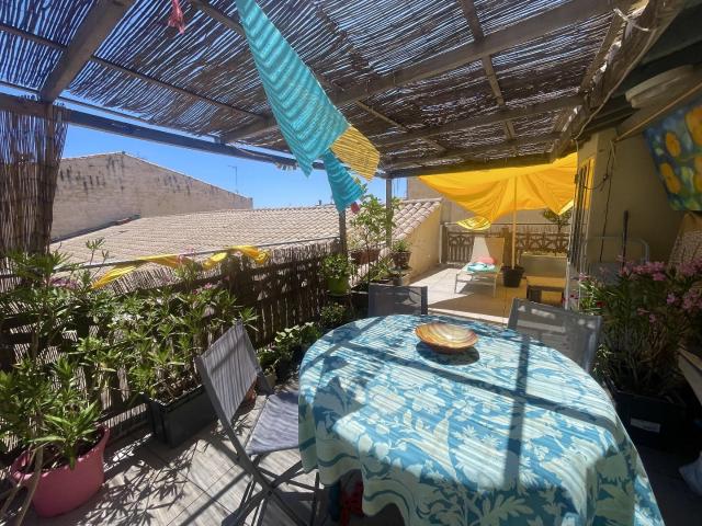 Pézenas Centre Studio rénové avec magnifique terrasse 44m² Pézenas
