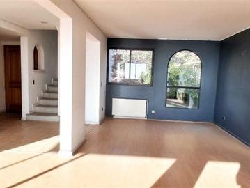 Peñalolén, Vende depto duplex 4d 4b 2e 1b en condominio. Peñalolen