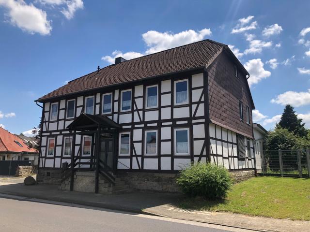 Pferdehalter aufgepasst Reiterhof mit zwei Wohnhäusern  Reitplatz, Koppel und Weide