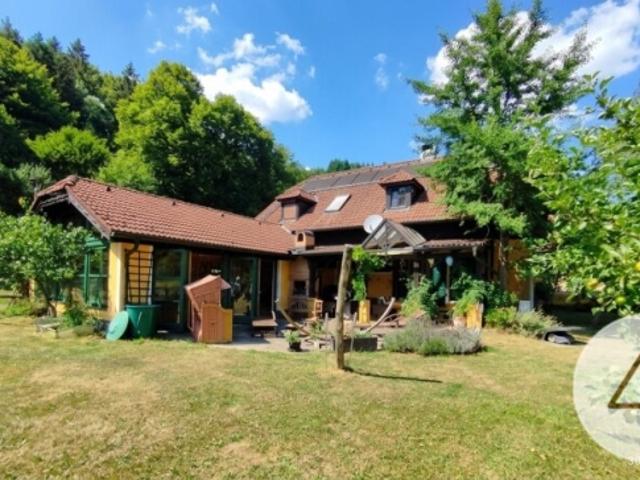 Pferdeliebhaber willkommen Liegenschaft mit eigenem Bachlauf – Naturidyll auf knapp 1,9 ha