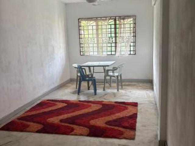 PKNS Seksyen 7 Block 23 A Basic Unit with 3 Bedrooms 2 Bathrooms