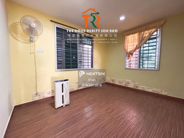 PKJ 3r2b corner unit high floor facing lake view nice condition
