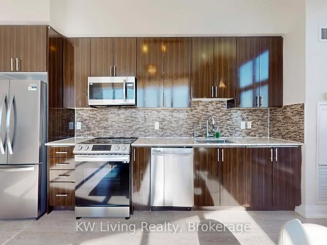 PH15 7161 Yonge Street, Thornhill | For Sale @ $766,000 | Condos. Ca