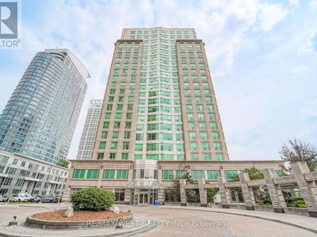 Ph103 8 Lee Centre Drive, Toronto, ON, M1H 3H8 condo for sale | Listing ID E13667 | Royal LePage