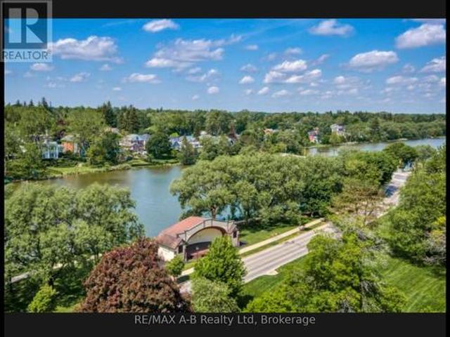 Ph1 11 Cobourg Street, Stratford, ON, N5A 3E4 condo for sale | Listing ID X11972 | Royal LePage