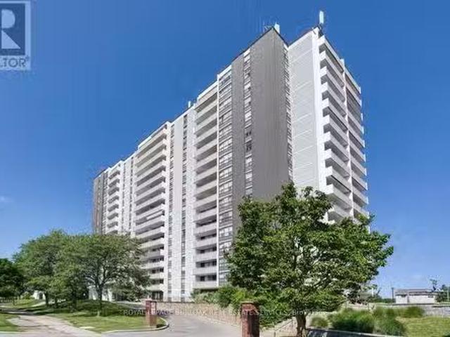 Ph5 2055 Upper Middle Road, Burlington, ON, L7P 3P4 condo.
