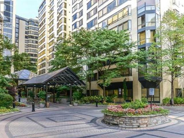 Ph6 211 St Patrick Street, Toronto, ON, M5T 2Y9 condo for sale | Listing ID C13567 | Royal LePage