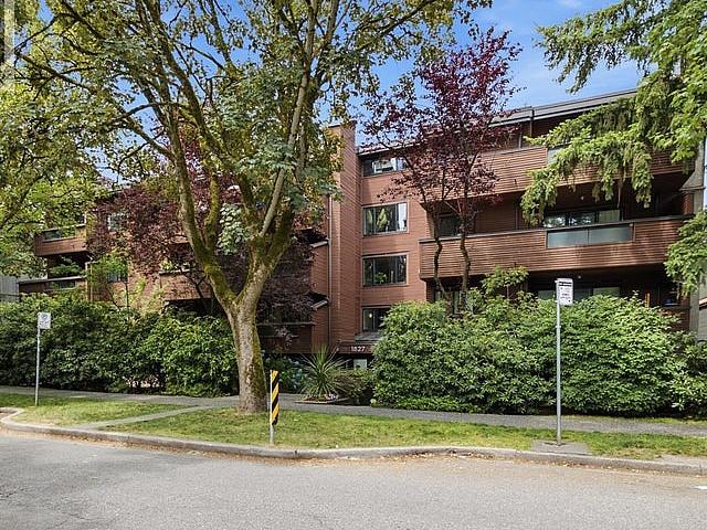 Ph7 1827 W 3rd Avenue Vancouver, British Columbia