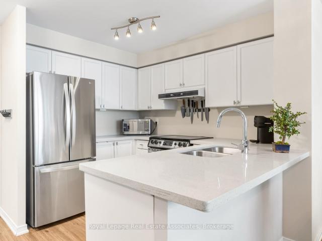PH7 2565 Erin Centre Boulevard, Mississauga | 2Beds/2Bath, Condo, $499,000 | Condos. Ca