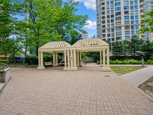 PH 201 325 Webb Drive, Mississauga | For Sale @ $575,000 | Condos. Ca