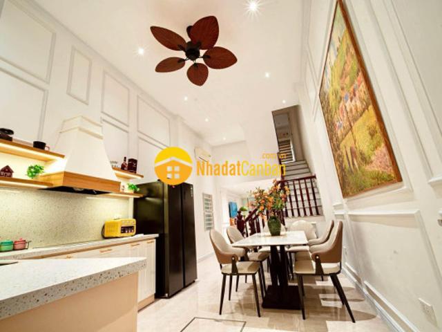 Phố tây trà, dt 31m2, nhà đẹp, full nội thất mt 5.6m, 5.5tầng, giá 6. Xtỷ