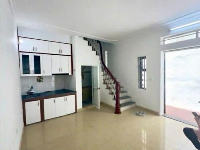 Phố Trần Khát Chân, DT 42m2, Thang Máy, Lô Góc, 6 Tầng, MT 4.5m, Giá 12. Xtỷ