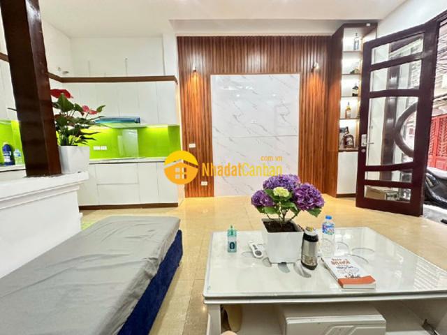 Phố xã đàn nhà đẹp hơn 8 tỷ 35m2, 5t, mt4.3m ô tô qua gần vincom phạm ngọc thạch