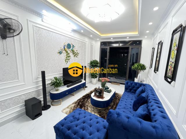 Phố hoàng cầu giá 25.8 tỷ, 70mx6t, đẹp hiện đại, thang máy