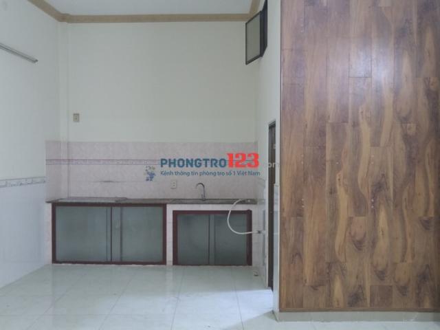 Phòng trọ tại 105/6 Nguyễn Văn Lạc, Bình Thạnh 40m2