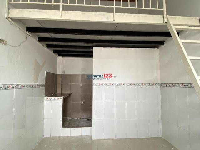 Phòng trọ có gác, toilet riêng gần KCX Tân Thuận, Quận 7