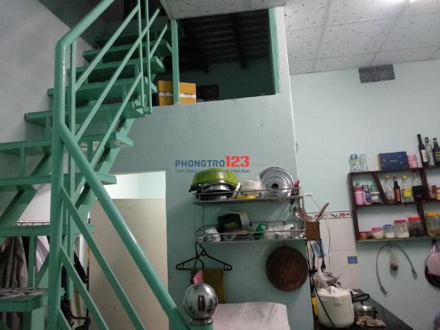 Phòng trọ gần chợ Thủ Đức 25m2 bao điện nước