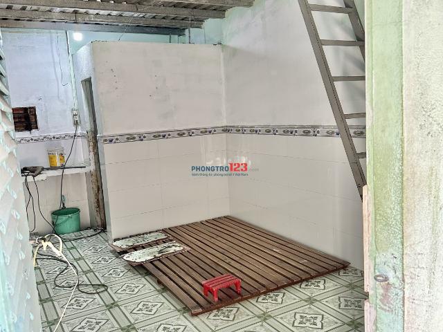 Phòng trọ giá rẻ 12,5 m2 +8 m2 gác Tô Ký Hóc Môn