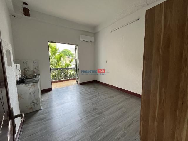 Phòng balcon tầng 2, full nội thất sau Vincom Thủ Đức chỉ 3.6tr