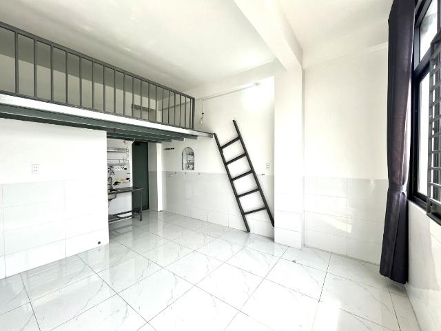 Phòng Cửa Sổ Lớn Máy Lạnh ngay Phan Văn Hớn Cầu Tham Lương