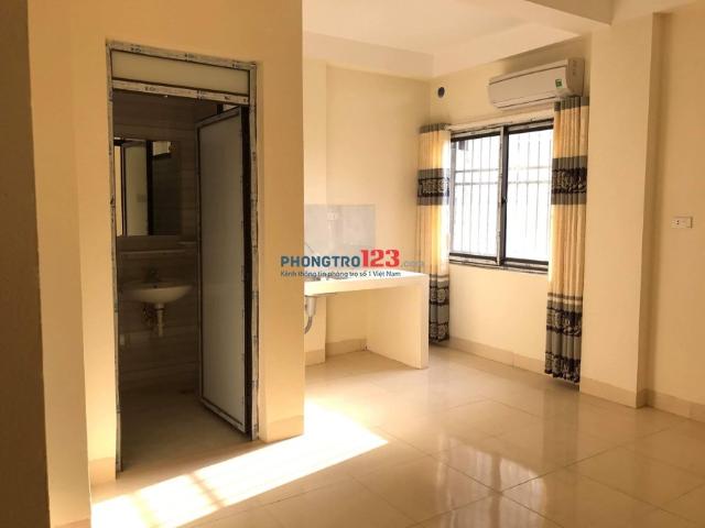 Phòng có điều hoà Hoàng Quốc Việt, Cầu Giấy
