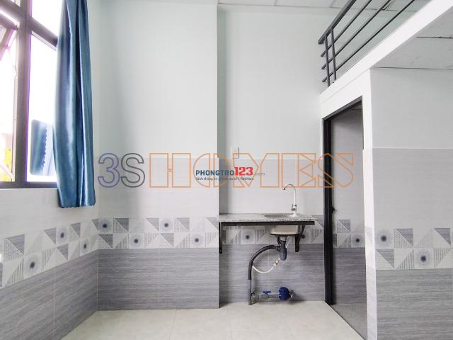 Phòng gác, cửa sổ lớn có máy lạnh cách aeon tân phú 700m