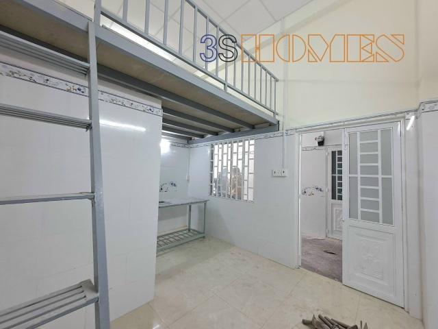 Phòng mới 100% đi bộ qua CVPMQT có gác giá rẻ