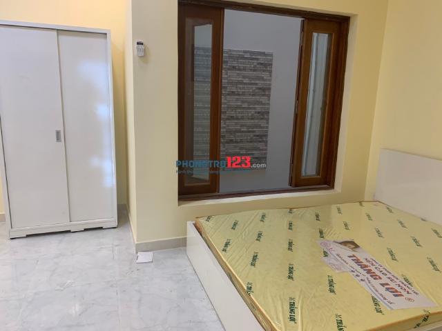 Phòng mới xây full nội thất ngay phan xích long