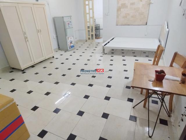 Phòng ngủ tách bếp 40m2 dưới trệt. Full nội thất. Đường Cao Lỗ. P4. Q8