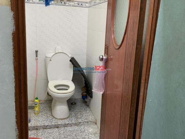 Phòng quận 6 ngay công viên Phú Lâm giá rẻ toilet riêng