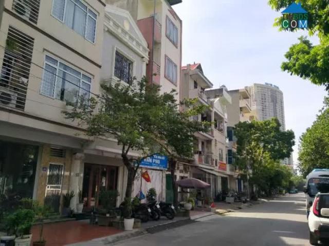 Phân lô ô tô thoáng trước ô tô dừng đỗ cả ngày