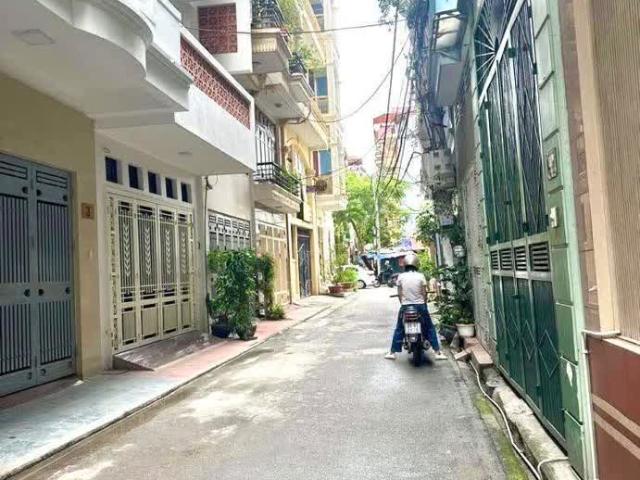 Phân Lô Ô Tô Tránh, 77m, MT 6m, Trần Quốc Hoàn, Cầu Giấy, Cho Thuê Tốt, 24.5 Tỷ