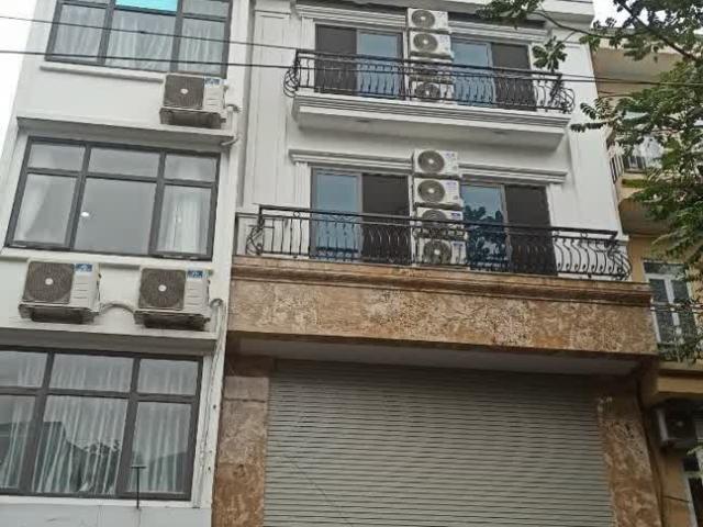 Phân lô vỉa hè, ô tô tránh 7 tầng, thang máy