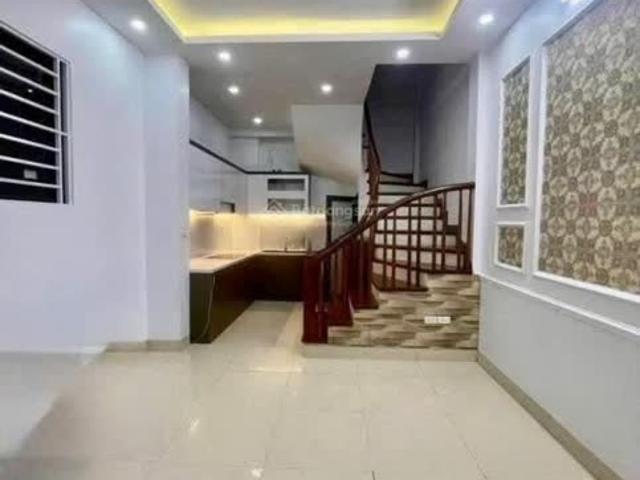 Pháo Đài Láng 35m2, MT 4,2m, 5tầng nhà mới ngõ 3 gác đua gần phố, 7,2 tỷ
