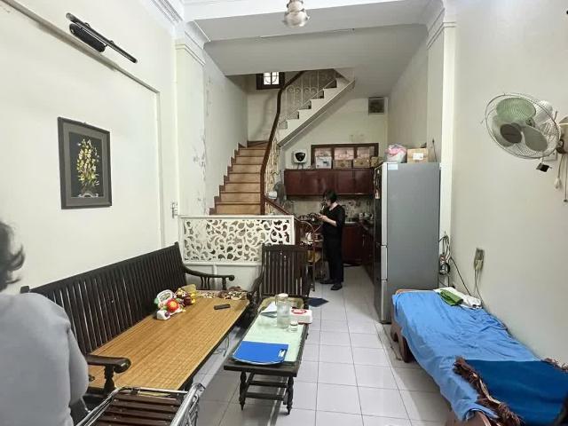 Pháo đài láng ngõ to ô tô đỗ cửa gần phố 34m2 5 tầng mặt tiền 3.6m Giá 12.5 tỷ